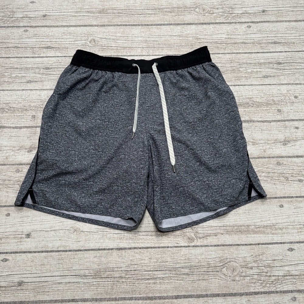 Vuori Kore Shorts Men's Medium Gray Heather Athletic Sportswear Training Workout